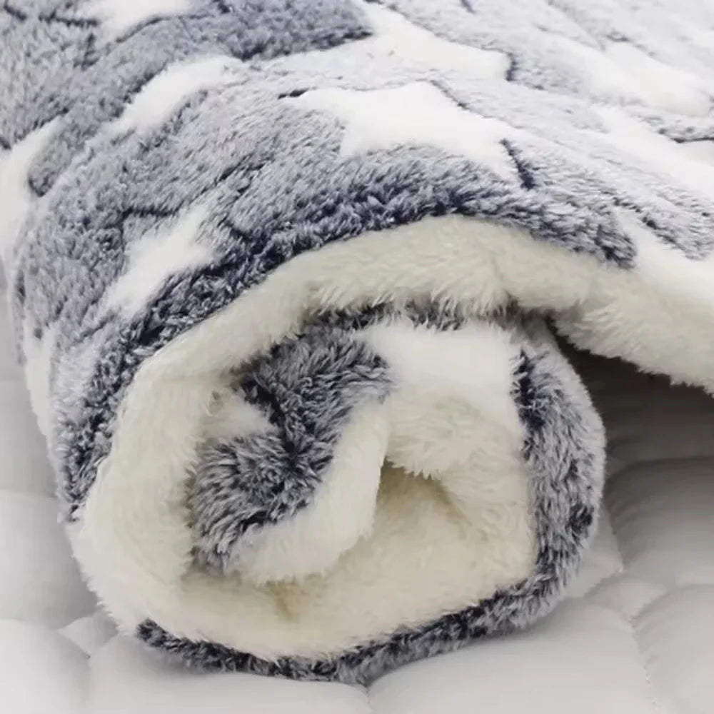 Soft Flannel Pet Sleeping Mat Dog Bed Cat Litter Puppy Bed Dog Sofa Mattress Cushion for Small Large Dogs Blanket Pet Supplies